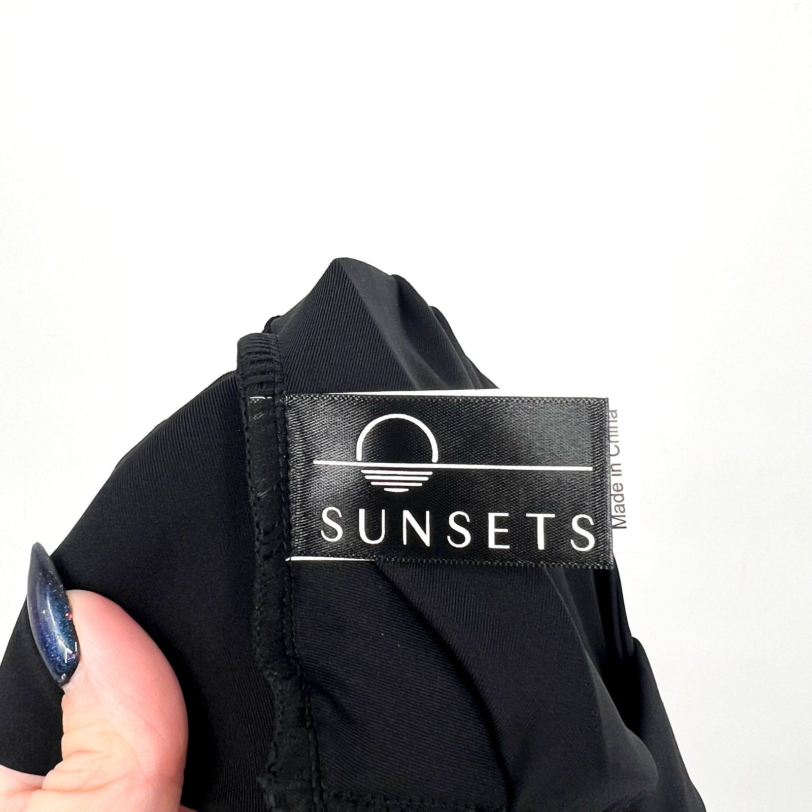 SUNSETS Women's Simone Tankini Top Large Black Swim Cross-Over Front NWT