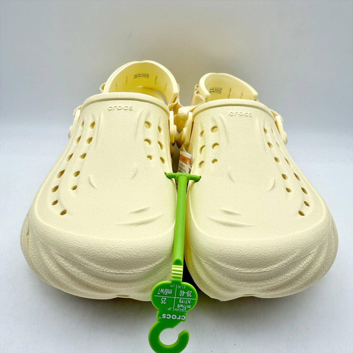 Crocs Unisex Echo Clogs Mens 7 Womens 9 EU 39.5 Cream NWOB