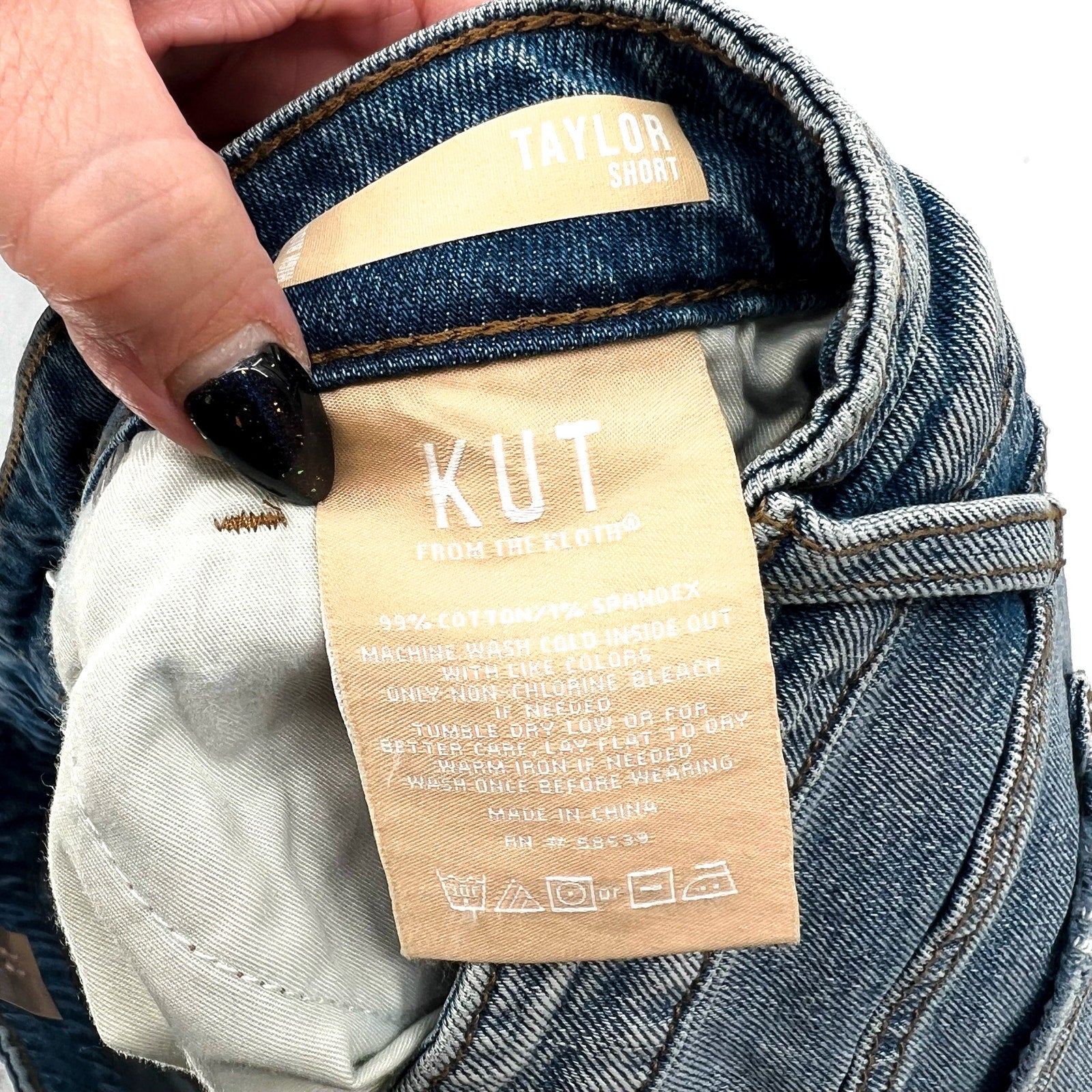 KUT FROM THE KLOTH Women's Taylor Denim Shorts Size 4 Freedom Blue High Rise NWT