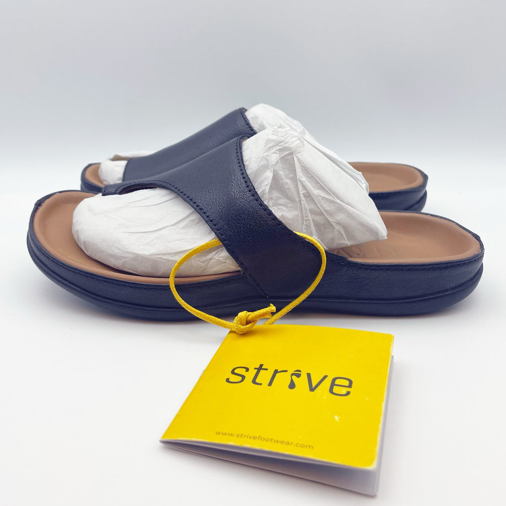 Strive Womens Capri II Thong Sandals US 6 EU 36 Black Leather NIB
