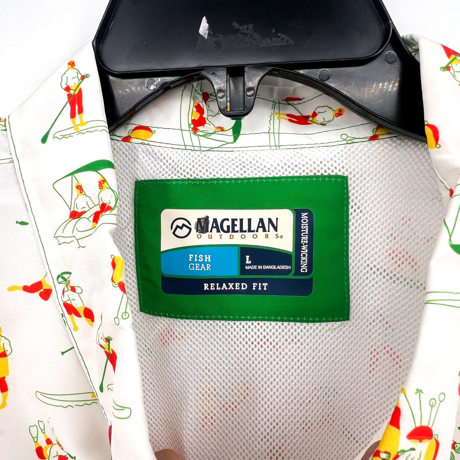 MAGELLAN OUTDOORS Laguna Madre Luchadores Fishing Shirt Large White Multi NWOT