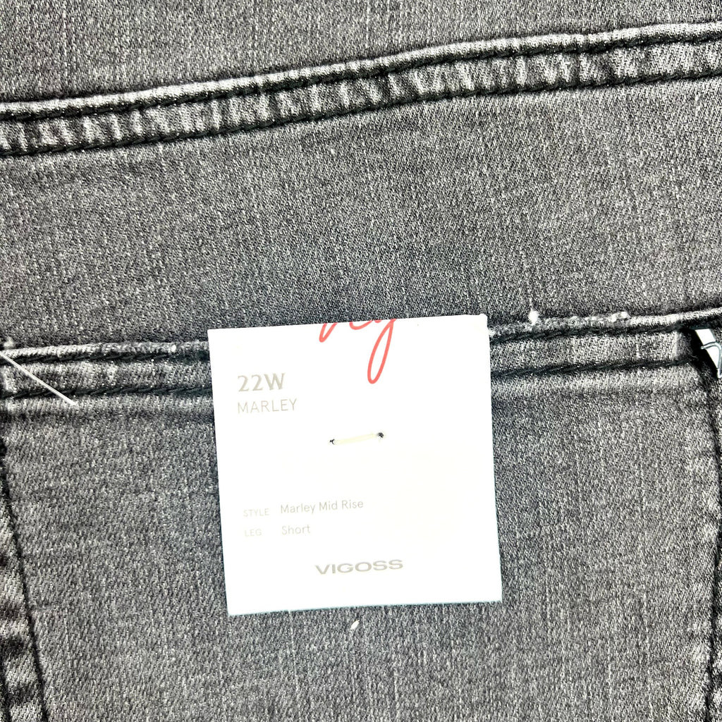 VIGOSS Womens Marley Cuffed Denim Shorts 22W Washed Black Mid Rise Raw Edge NWT