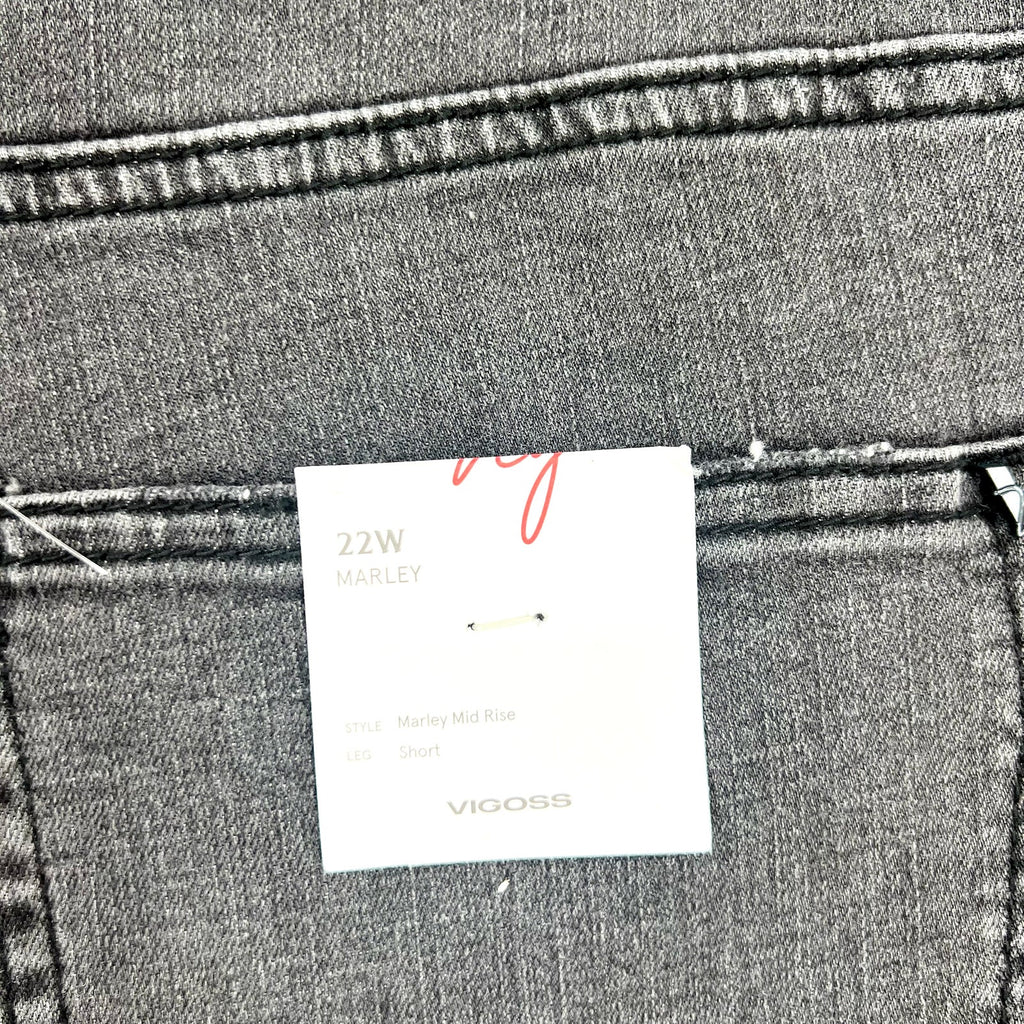 VIGOSS Womens Marley Cuffed Denim Shorts 22W Washed Black Mid Rise Raw Edge NWT