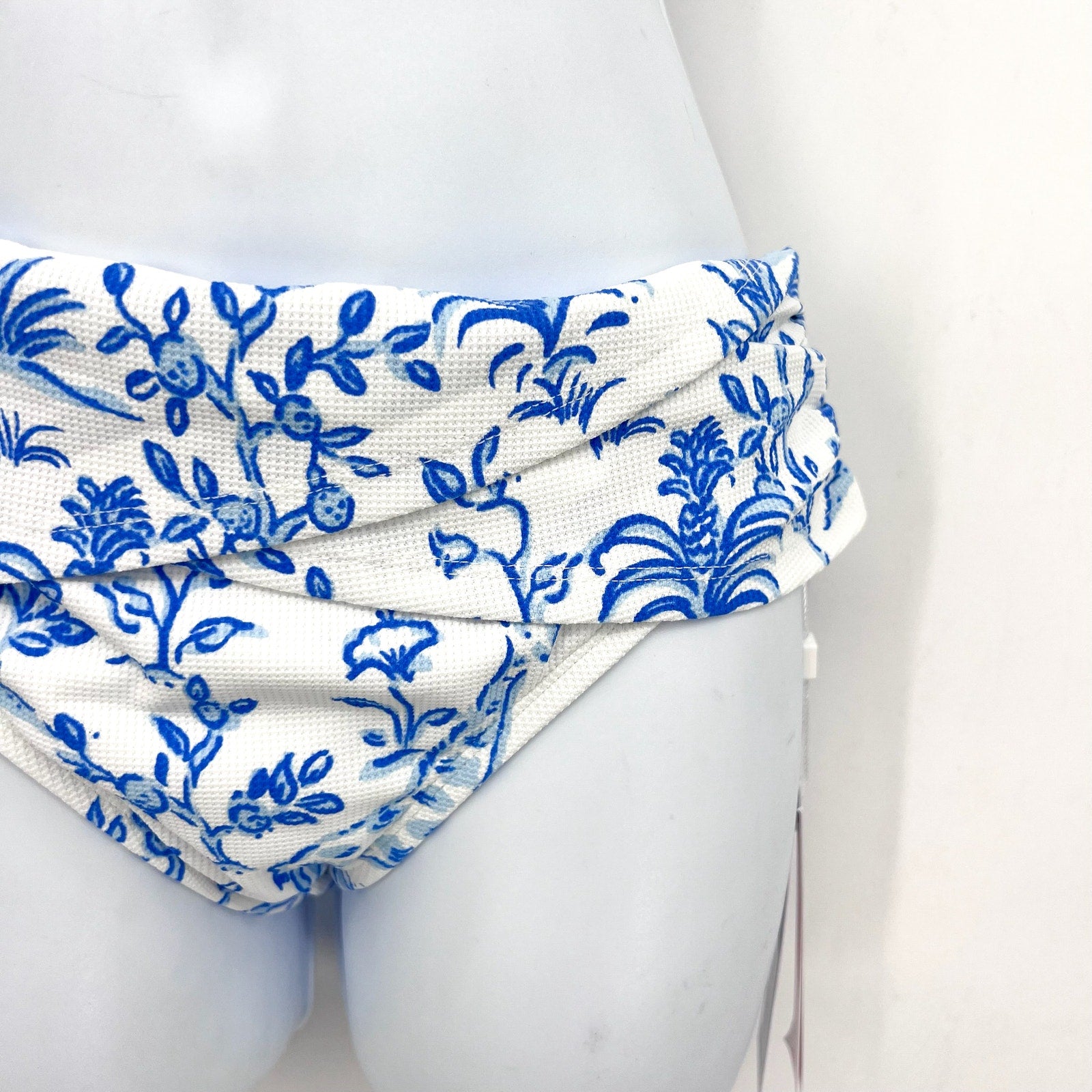 LILLY PULITZER Lagoon Hipster Biknini Bottom US 4 Resort White Tall Tales NWT