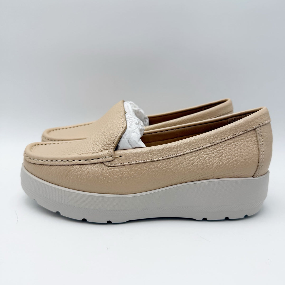 Naturalizer Womens Luanna Platform Loafers Size 6 M Beige Leather Slip On NIB