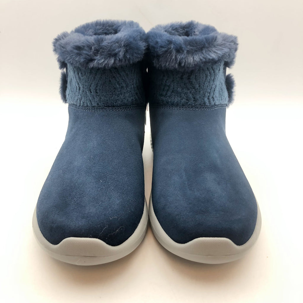 Skechers Womens On-the-GO City Winter Boots 6 WIDE Navy Blue Water Repellent NIB