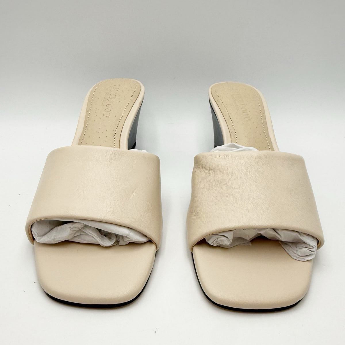 Liverpool Womens Flowers Wedge Sandals Size 6.5 Cream Off White Leather NWOB