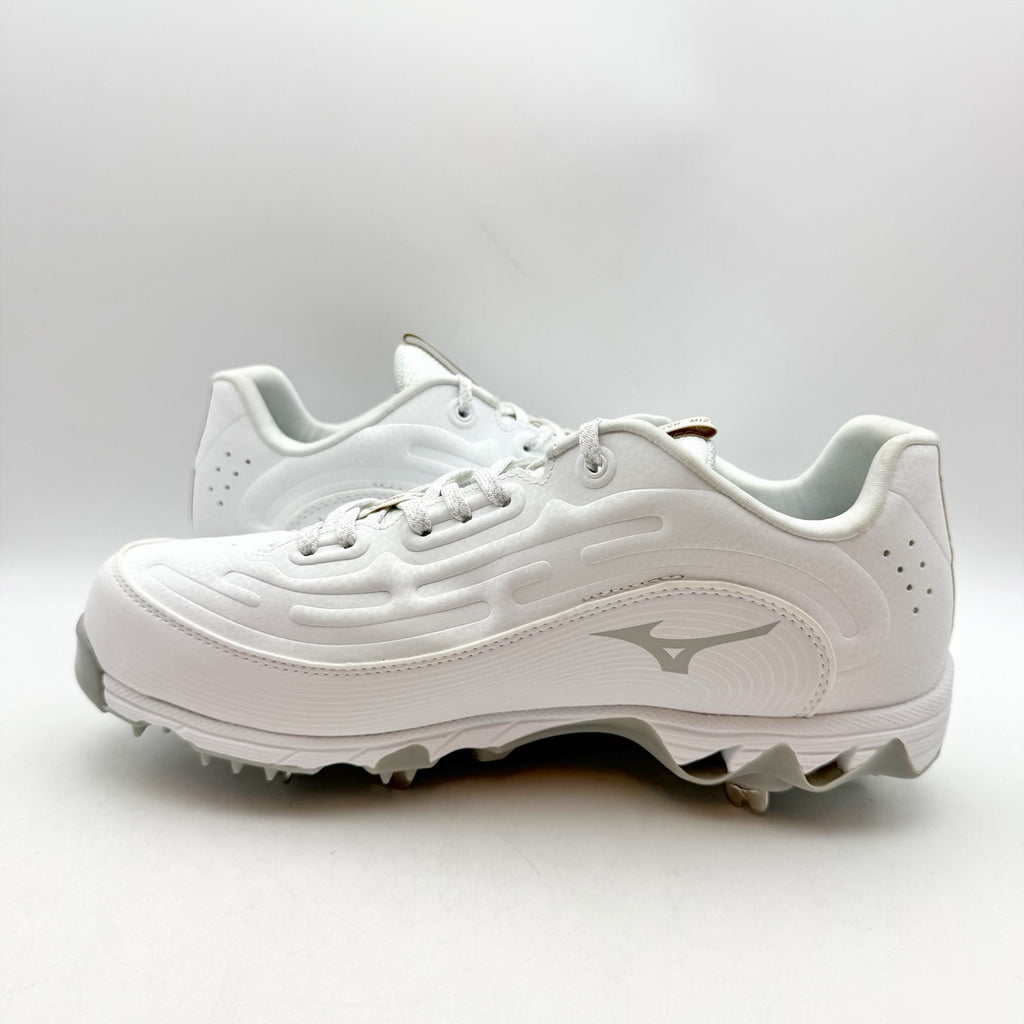 Mizuno Womens Swift 8 Low Softball Cleats Size 11 White 9-Spike Metal NWOB