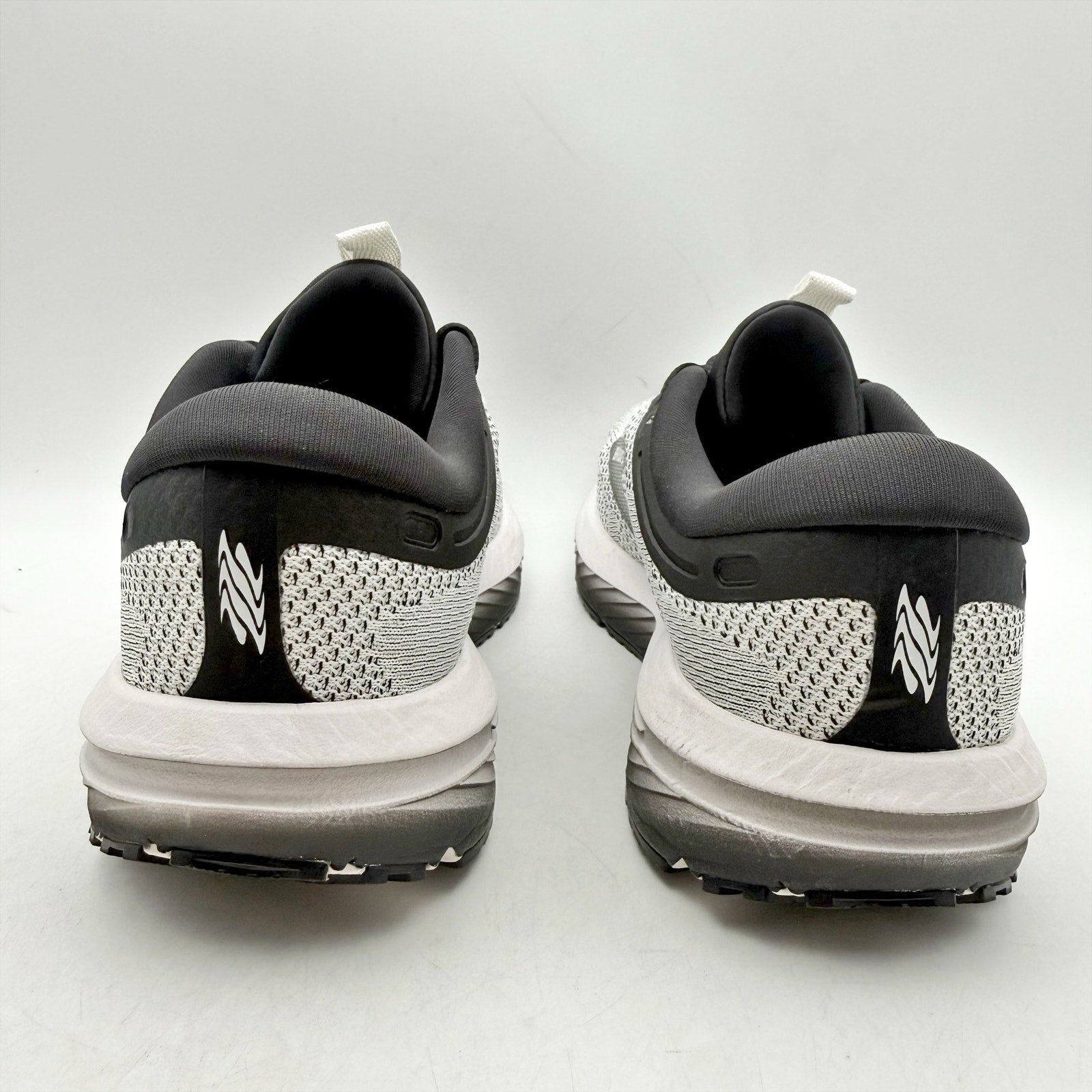 Brooks Womens Revel 7 Running Shoes US 7.5 M EU 38.5 Grey Black Athletic NWOB