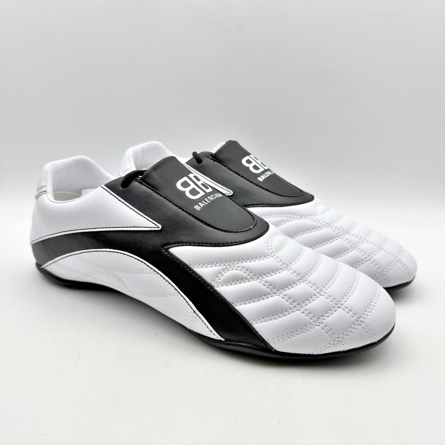 Balenciaga Womens Zen Sneakers US 9 M EU 42 White Black Casual NWOB