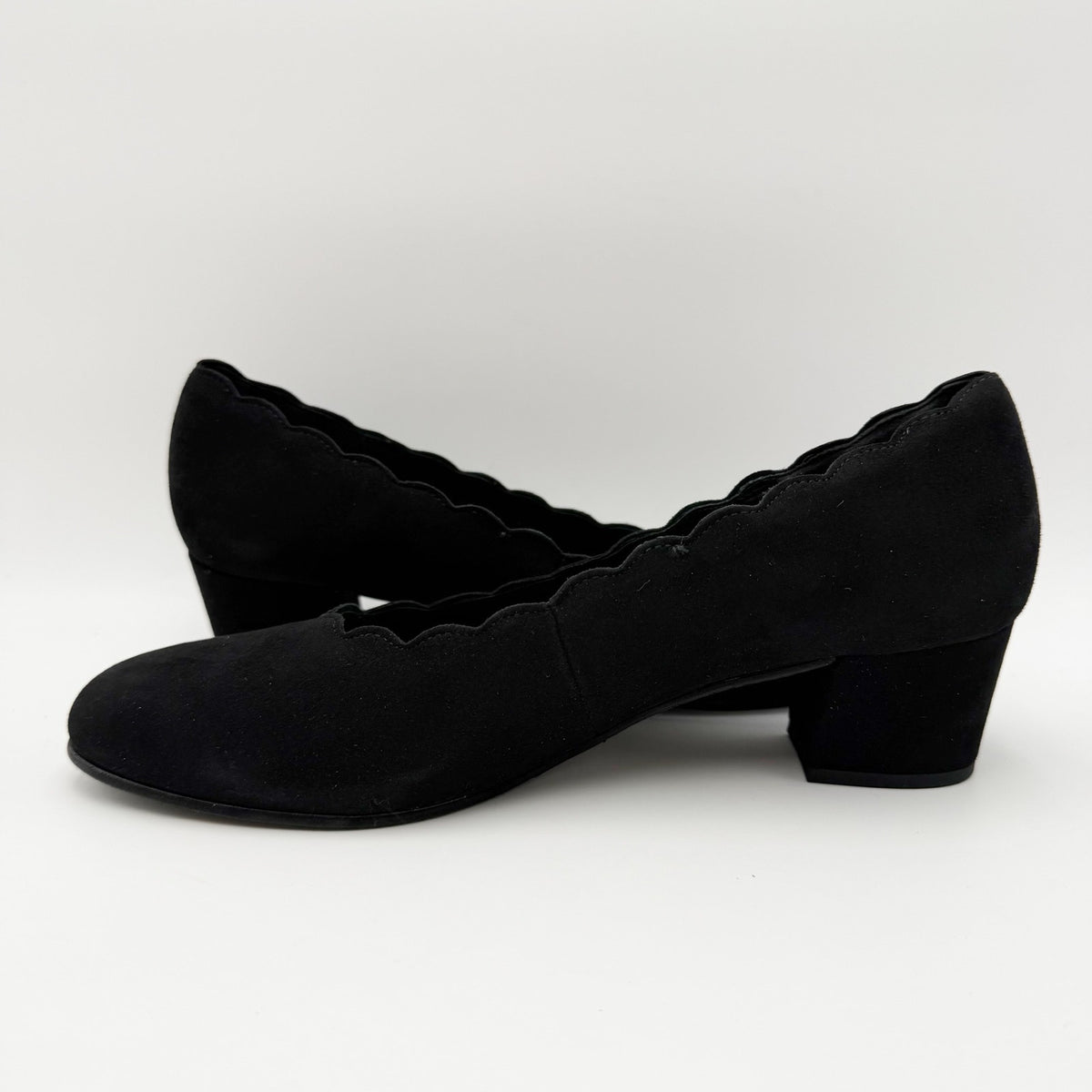 Gabor Womens 32.221 Pumps Size 9.5 Black Suede Scallop Heels NIB