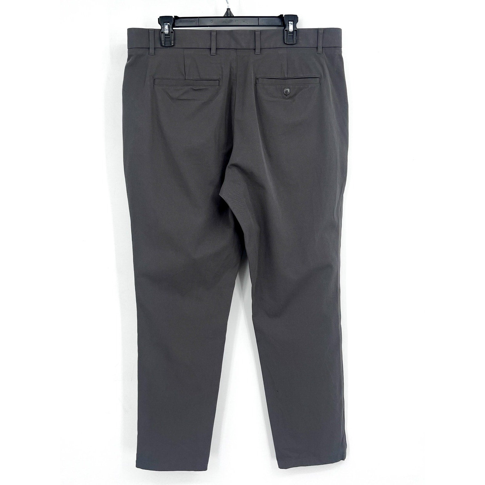EVERLANE Uniform Mens Performance Chino Pants 33x30 Slate Grey Athletic Fit NWT