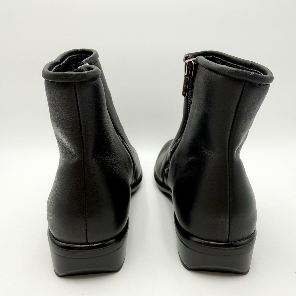 Naot Womens Norther Ankle Bootie US 8 EU 39 Black Leather Water Resistant NWOB