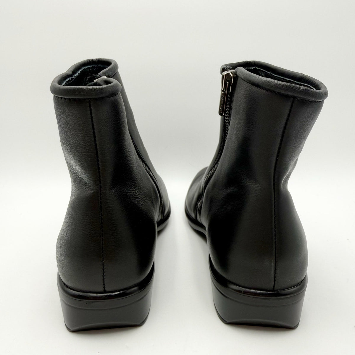 Naot Womens Norther Ankle Bootie US 8 EU 39 Black Leather Water Resistant NWOB
