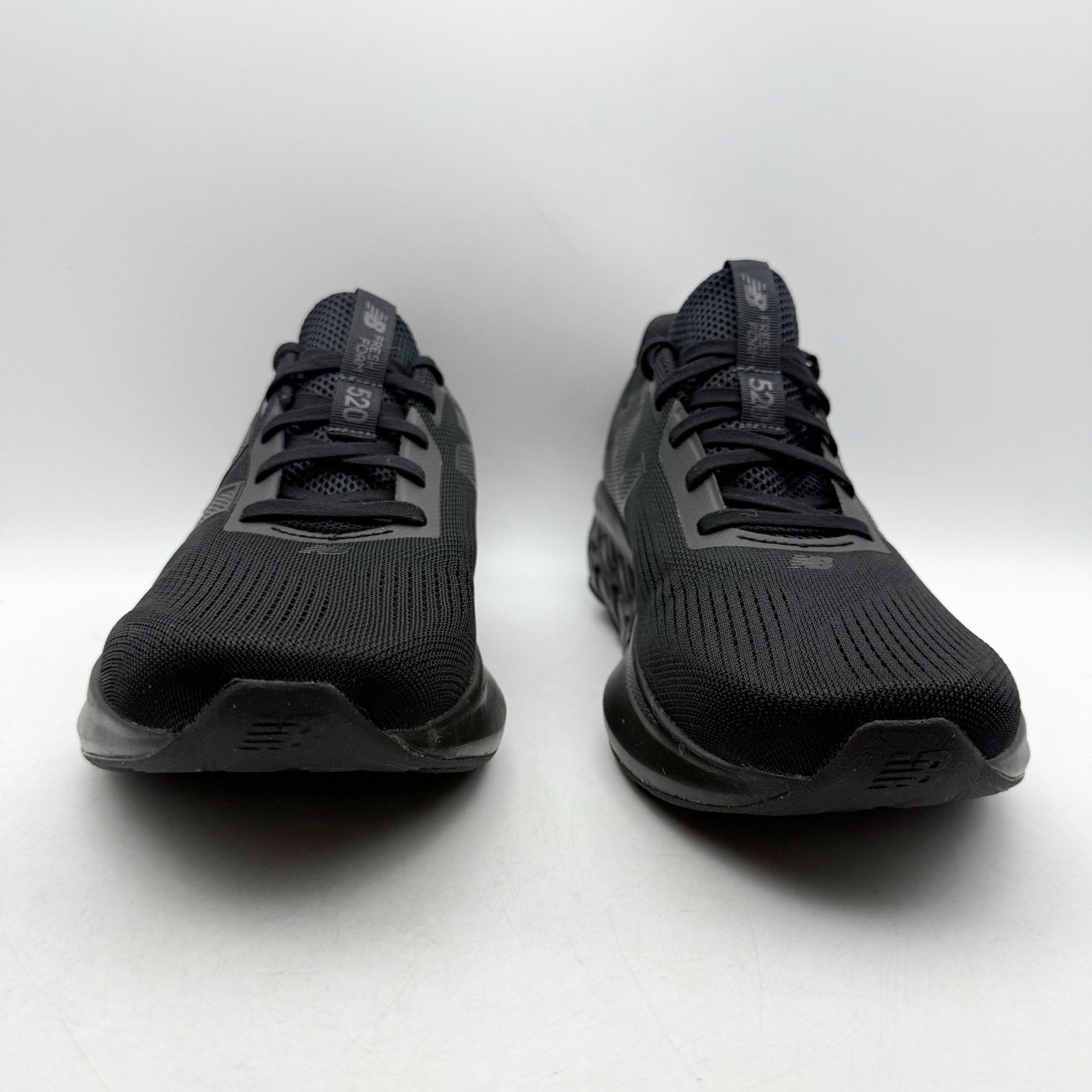 New Balance Mens Fresh Foam 520v9 Running Sneakers US 9.5 EU 43 Black NWOB