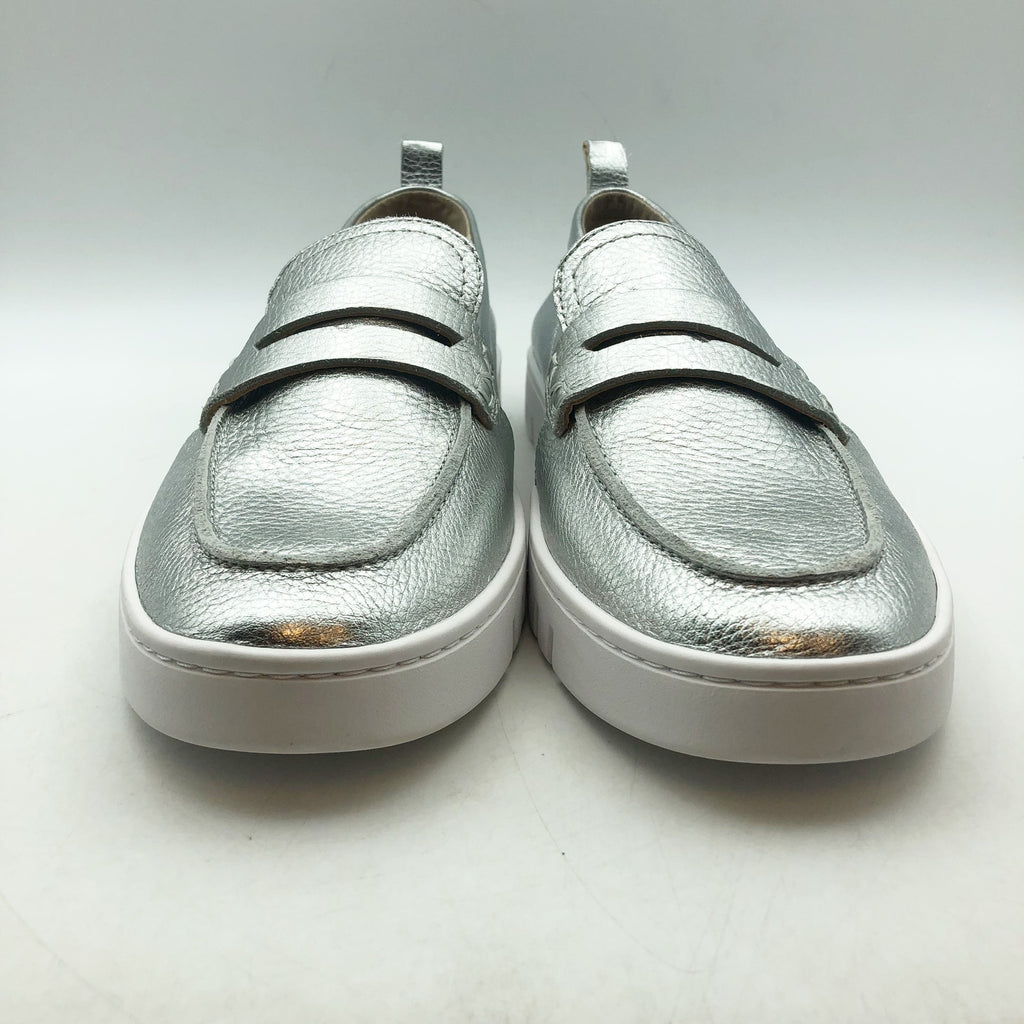 VIONIC Womens Uptown Loafers Size 8.5 Wide Silver Metallic Leather Slip-ons NIB
