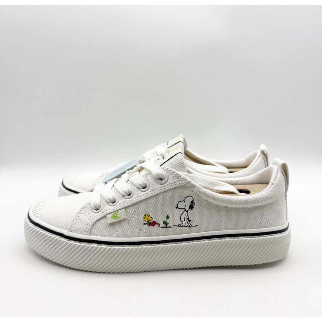 Cariuma x Peanuts Womens OCA Low Skate Sneakers Size 6 White Canvas Snoopy NIB