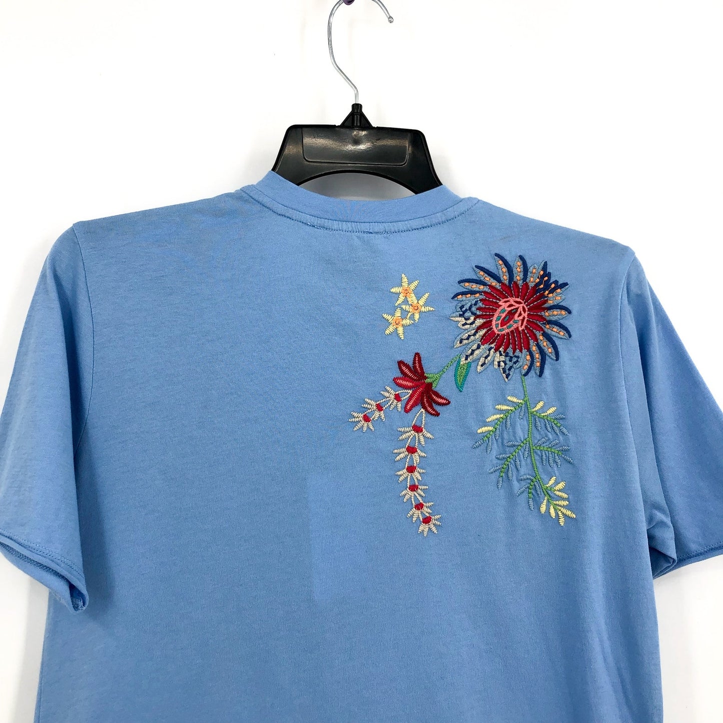 JOHNNY WAS Womens Raw Seam T-Shirt Small Blue Ishani Embroidered Floral NWT