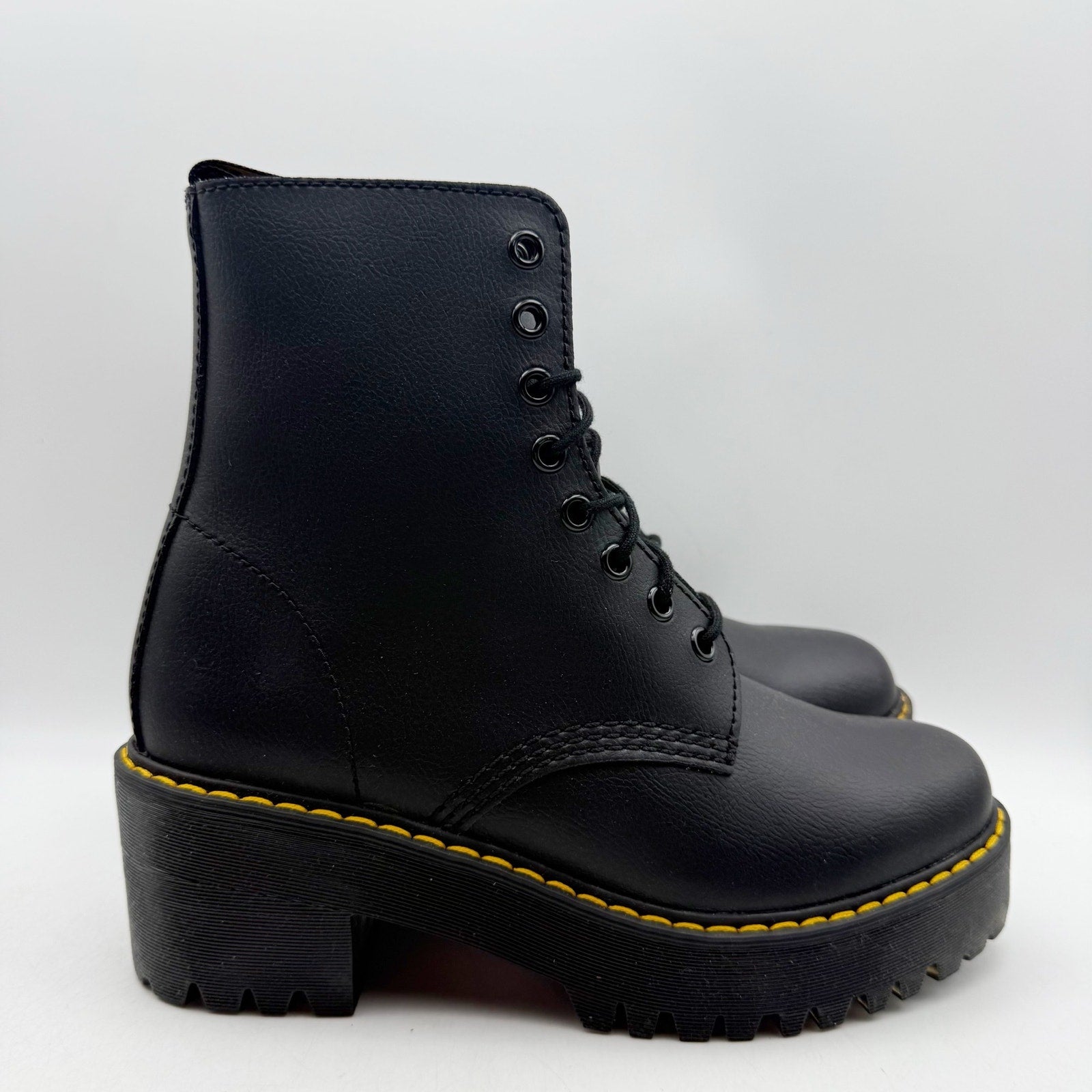Dr. Martens Womens Sanguine Heeled Ankle Bootie EU 38 US 7 Black Leather NWOB