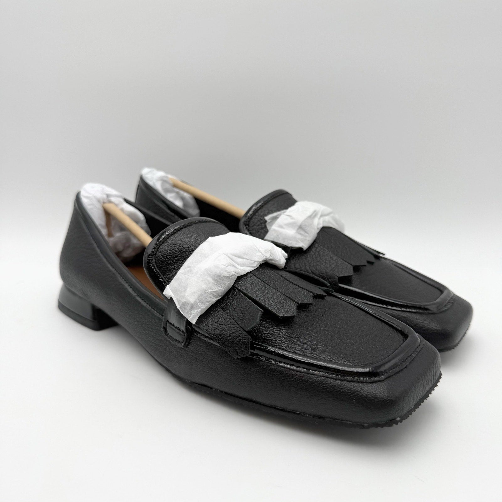 Donald Pliner Womens Saeli Loafers Size 7.5 M Black Nappa Leather Flats NIB