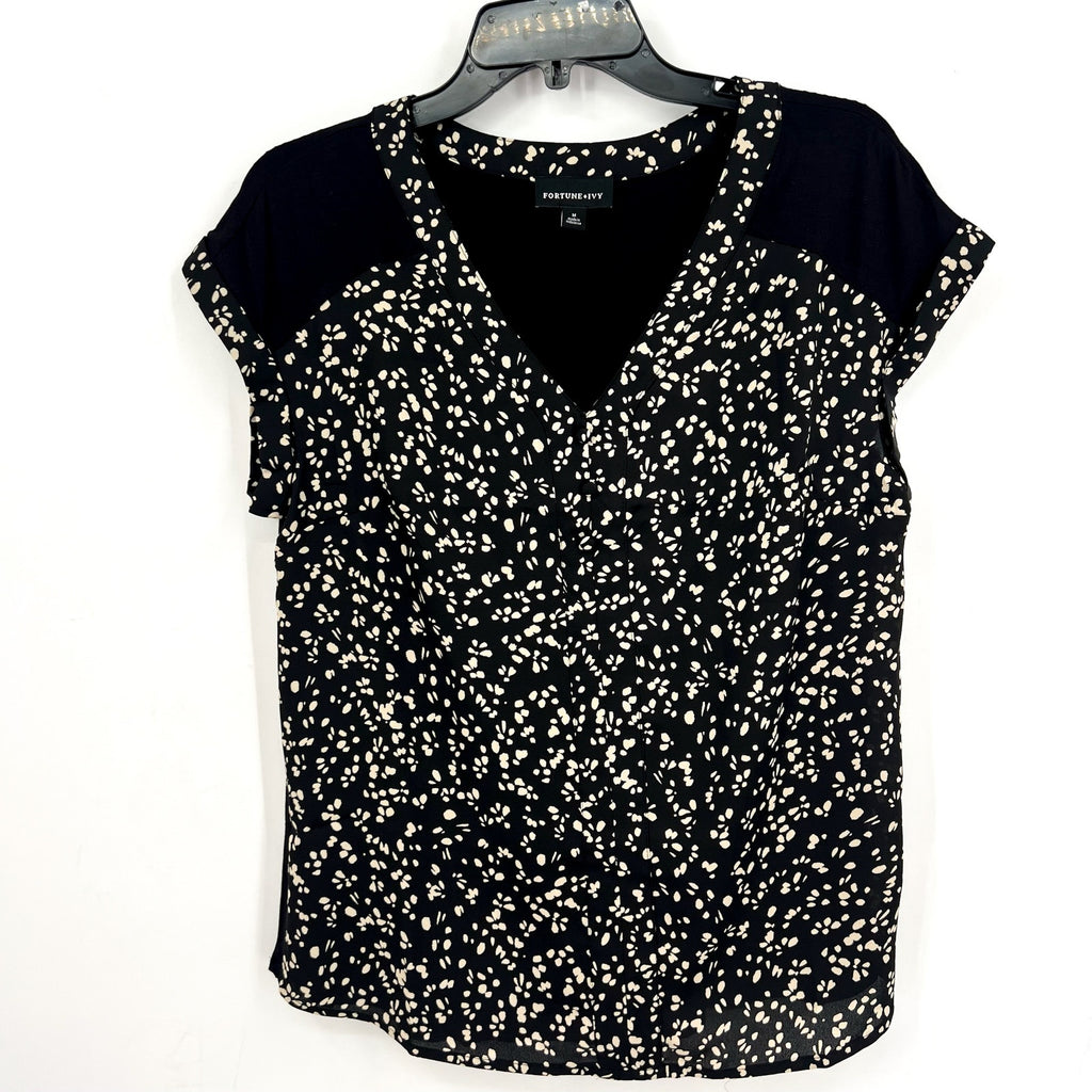 FORTUNE + IVY Womens V Neck Top Medium Black White Printed Short Sleeve NWOT