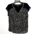 FORTUNE + IVY Womens V Neck Top Medium Black White Printed Short Sleeve NWOT