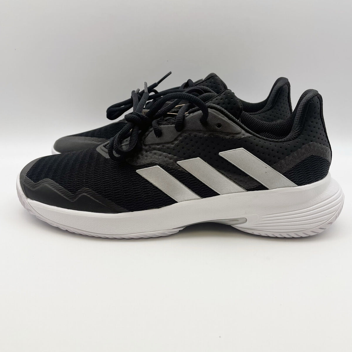 Adidas Women's CourtJam Control Athletic Shoes Size 9.5 Black White Tennis NIB