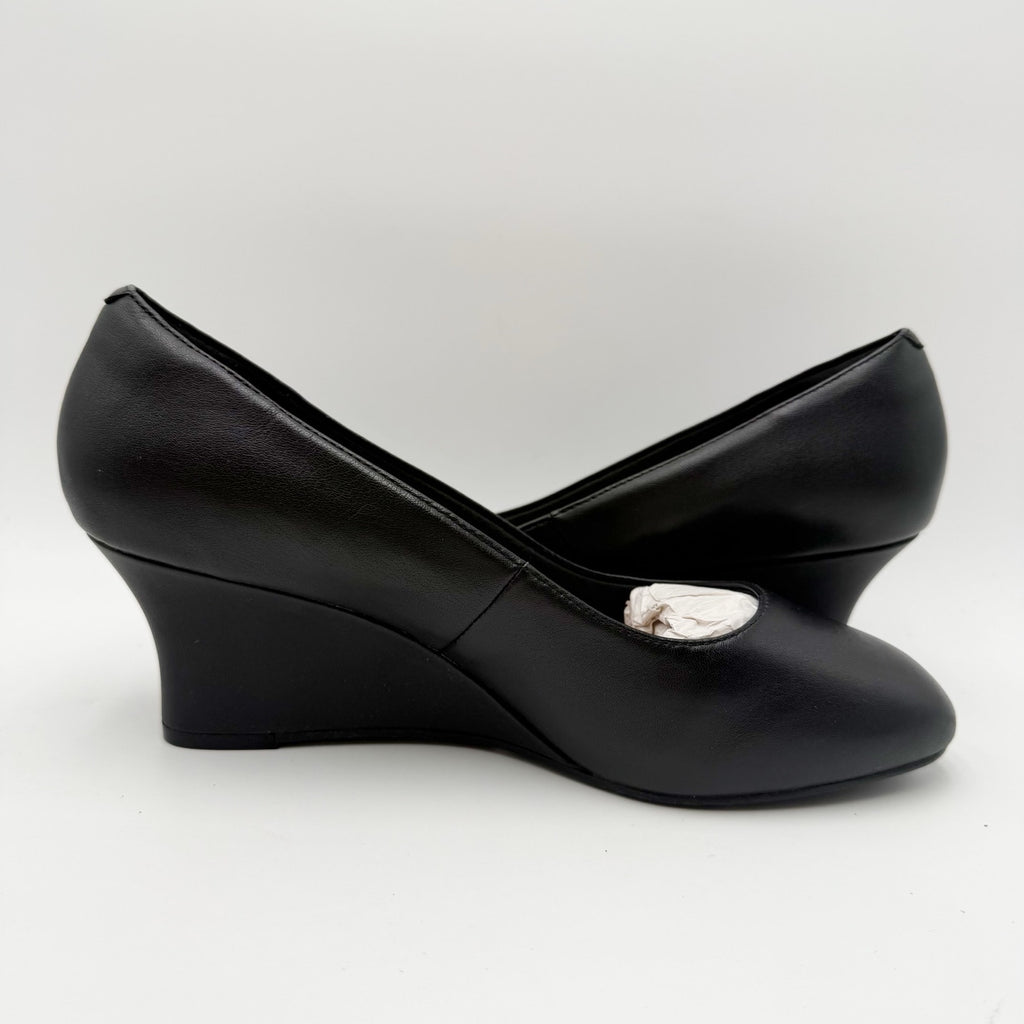 Clarks Womens Olivette Pearl Wedge Pump Size 10 Wide Black Leather NWOB