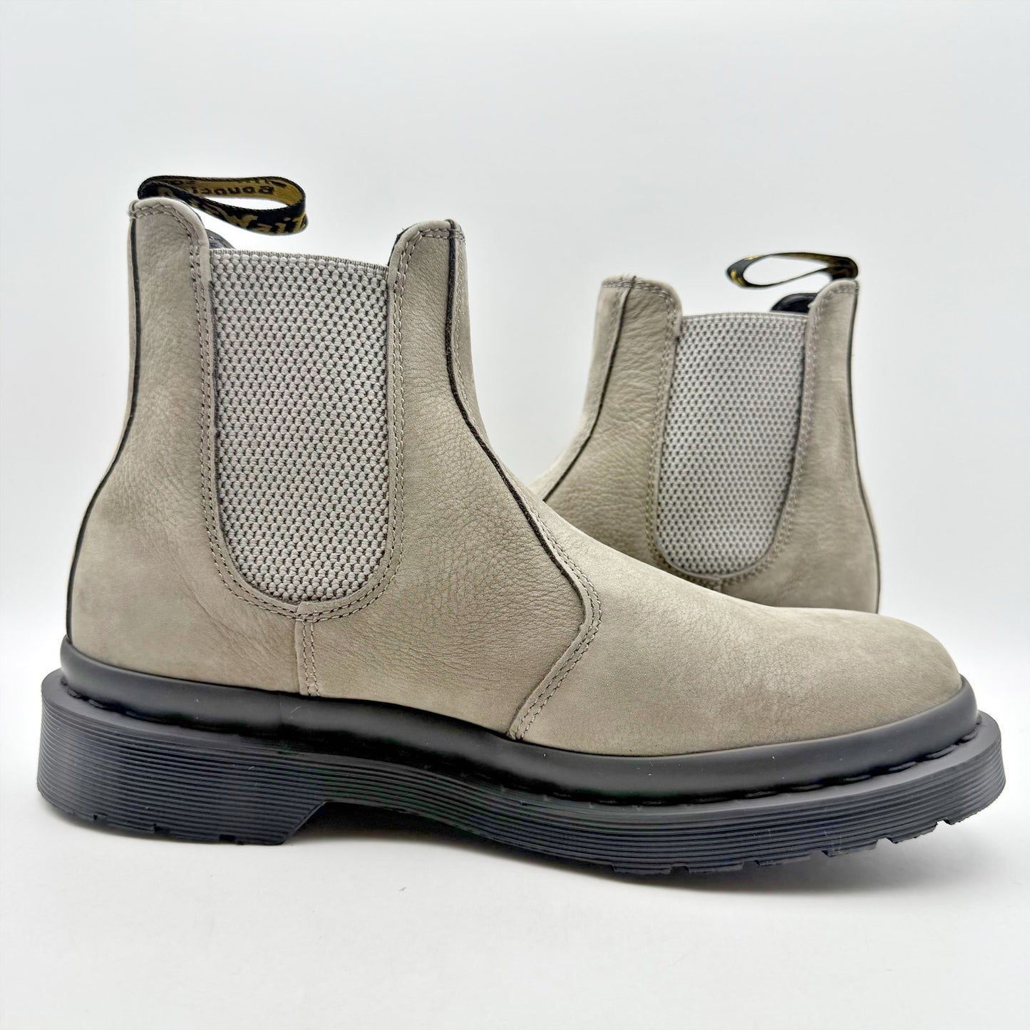 Dr. Martens Womens 2976 Chelsea Boots EU 41 US 9 Taupe Grey Leather NIB