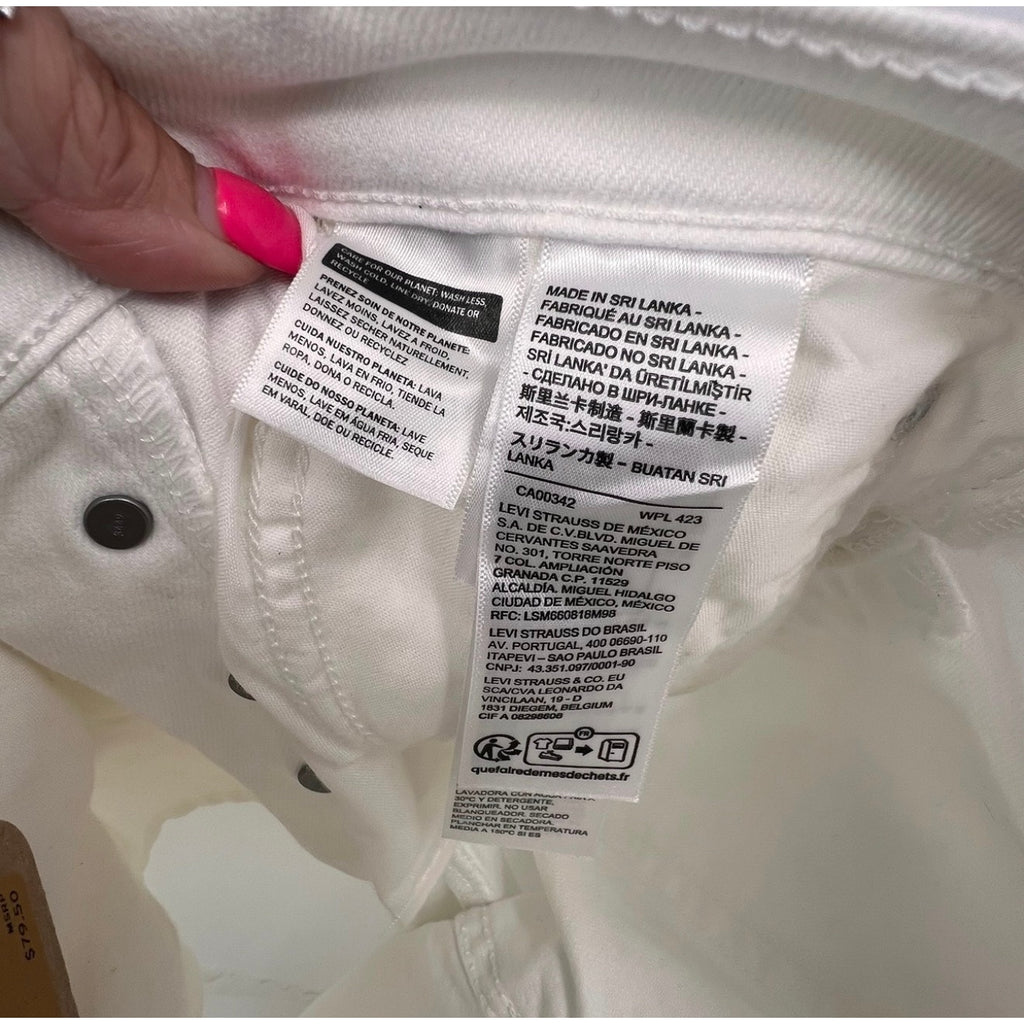 LEVI'S Women's Wedgie Straight Leg Jeans 25x28 Size 0 White NWT 34964-0184