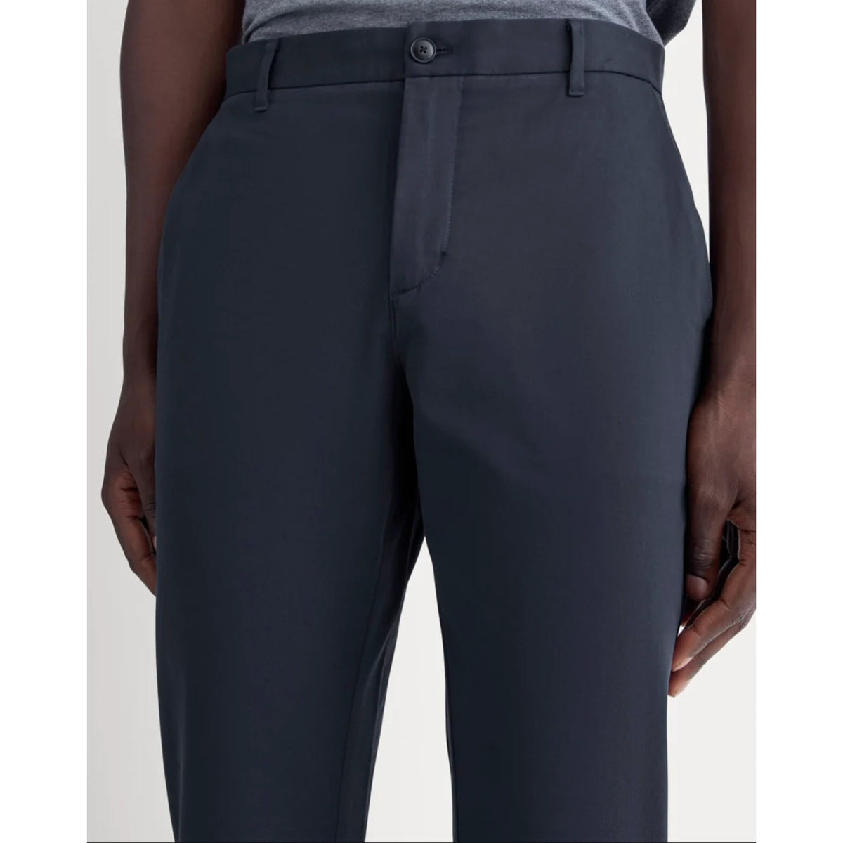 EVERLANE Uniform Mens Performance Chino Pants 34x30 Navy Blue Athletic Fit NWT