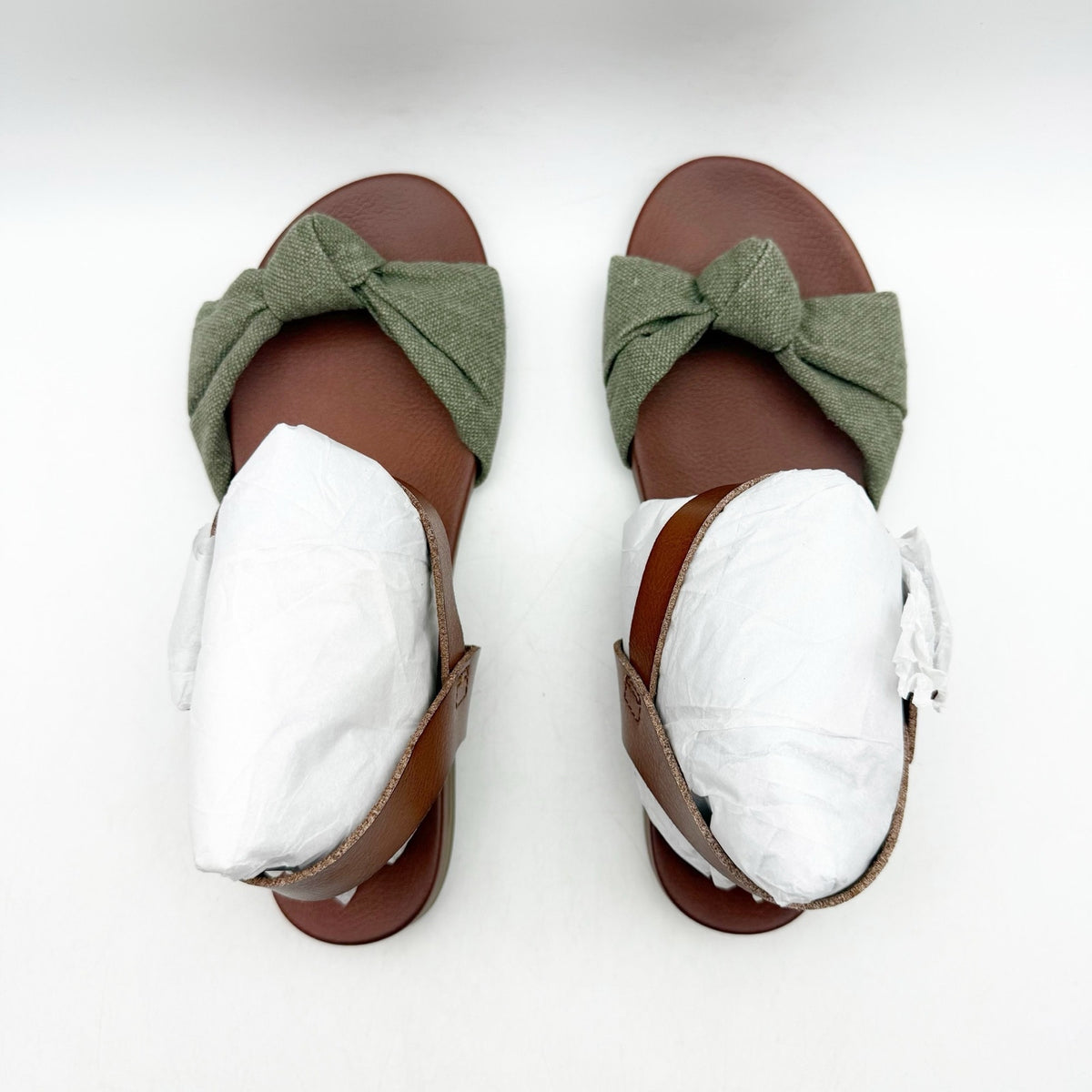 MIA Womens Addilynn Sandals Size 6 Wide Green Flats Knotted Fabric Front NWOB