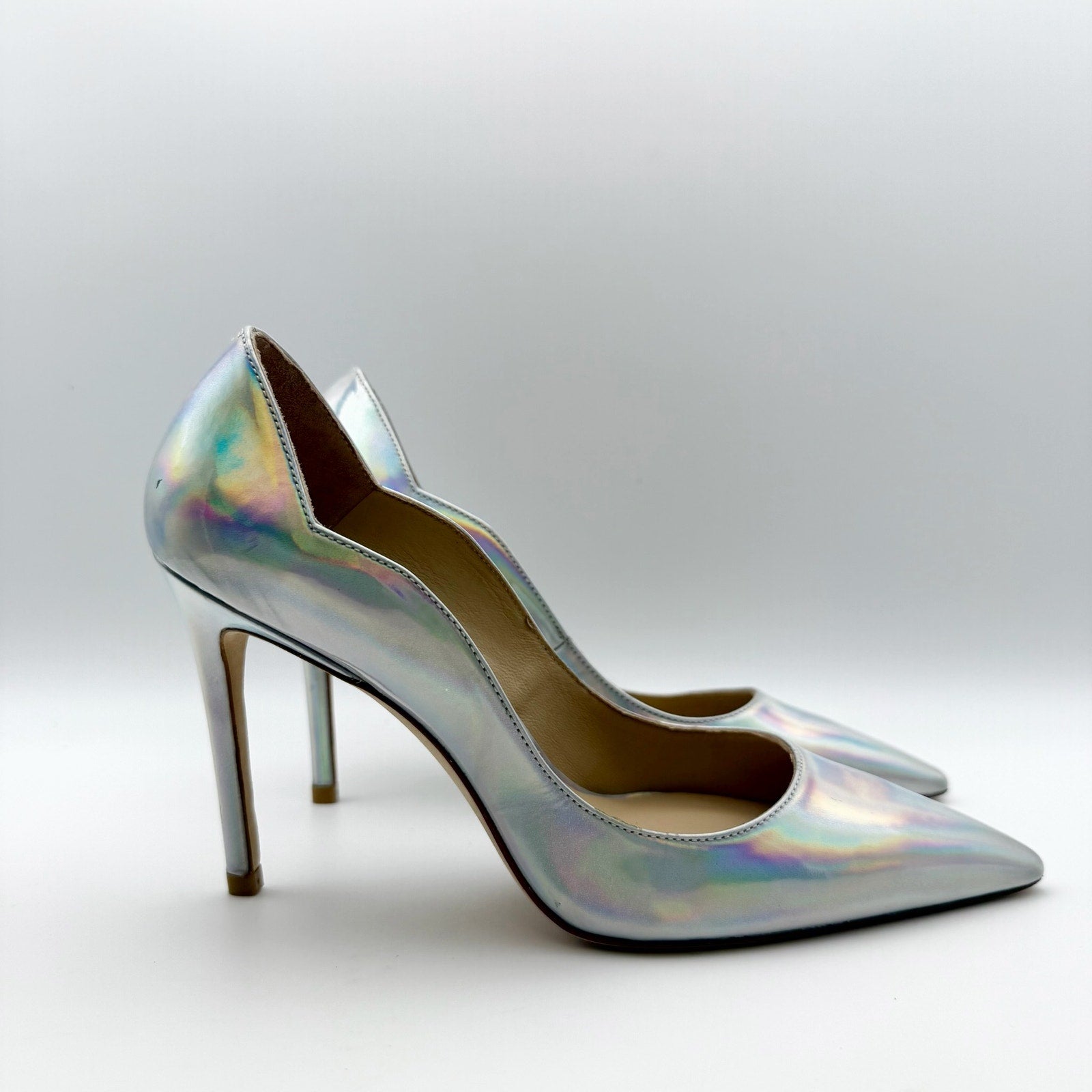 Stuart Weitzman Womens Iridescent Scallop Pumps US 6.5 Silver NWOB