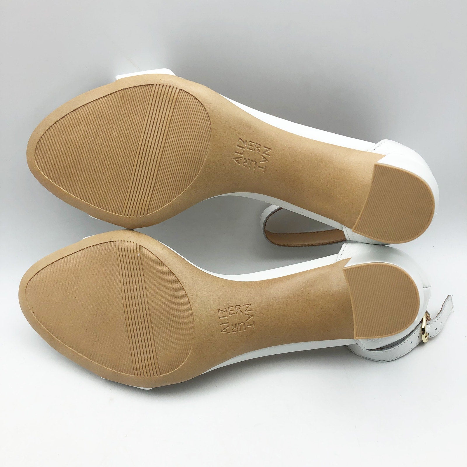 Naturalizer Womens Vera Sandals Size 6 Wide EU 36 White Block Heel NIB