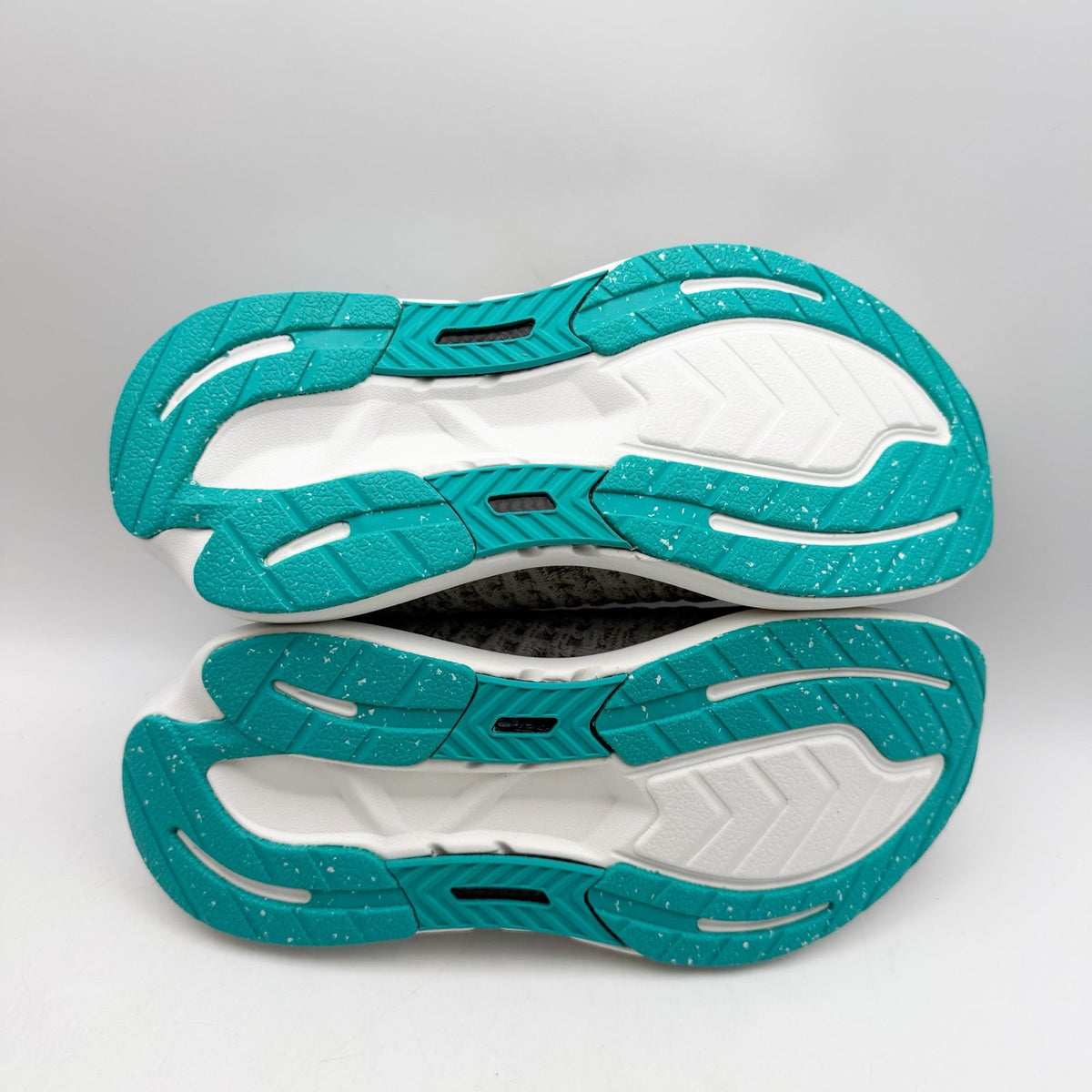 Rabbit Womens Dream Chaser Running Shoes Size 7.5 Grey Teal Ceramic Athletic NIB
