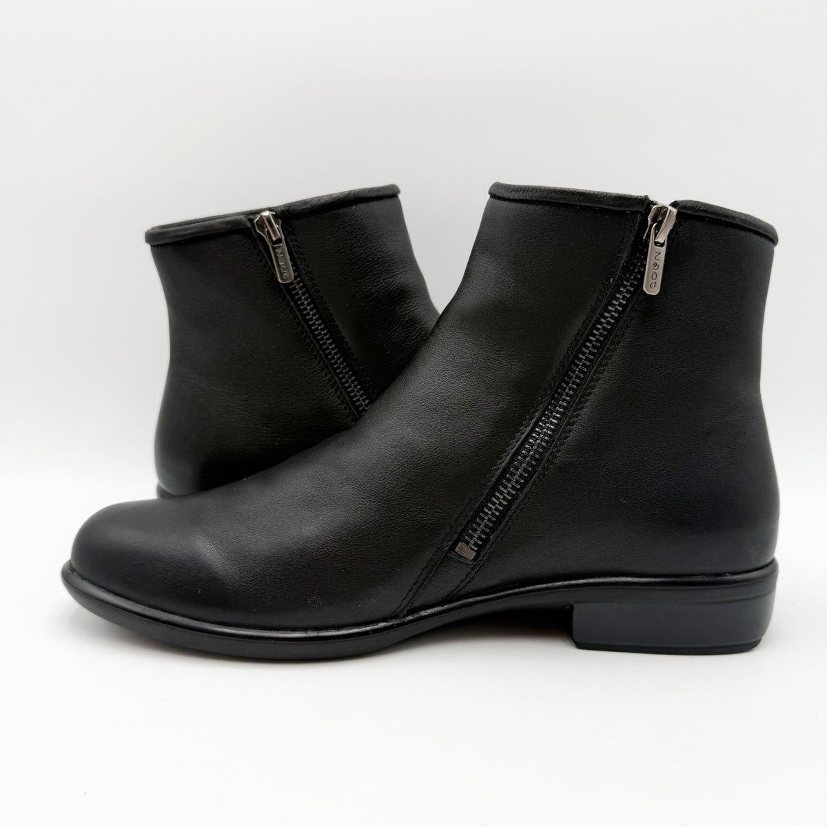Naot Womens Norther Ankle Bootie US 8 EU 39 Black Leather Water Resistant NWOB