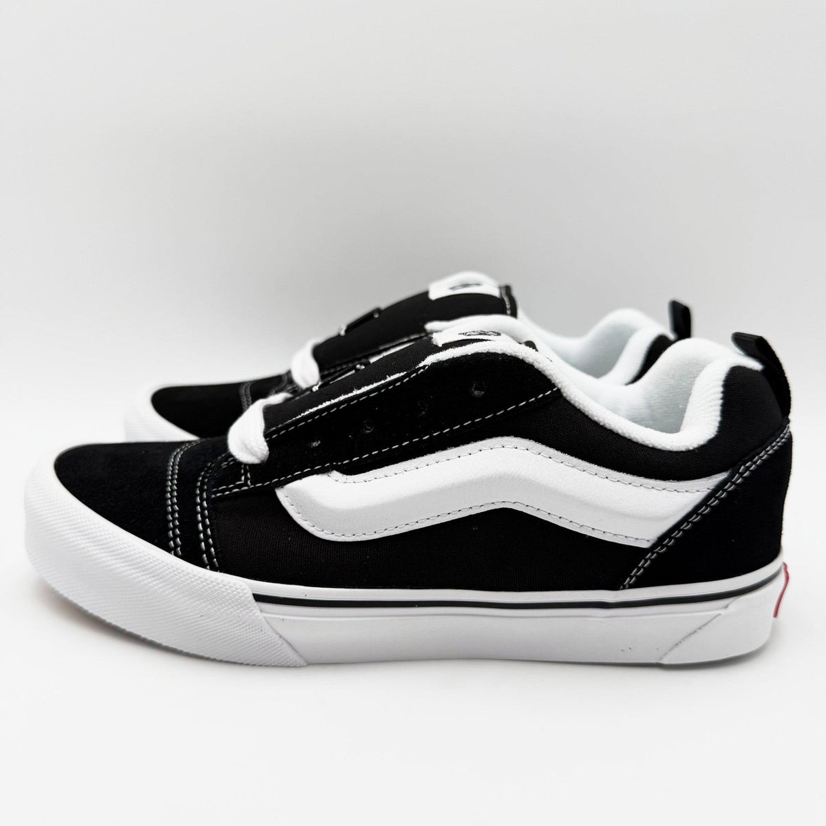 Vans Big Kids Knu Skool Casual Sneakers Youth Size 5 Black True White NIB