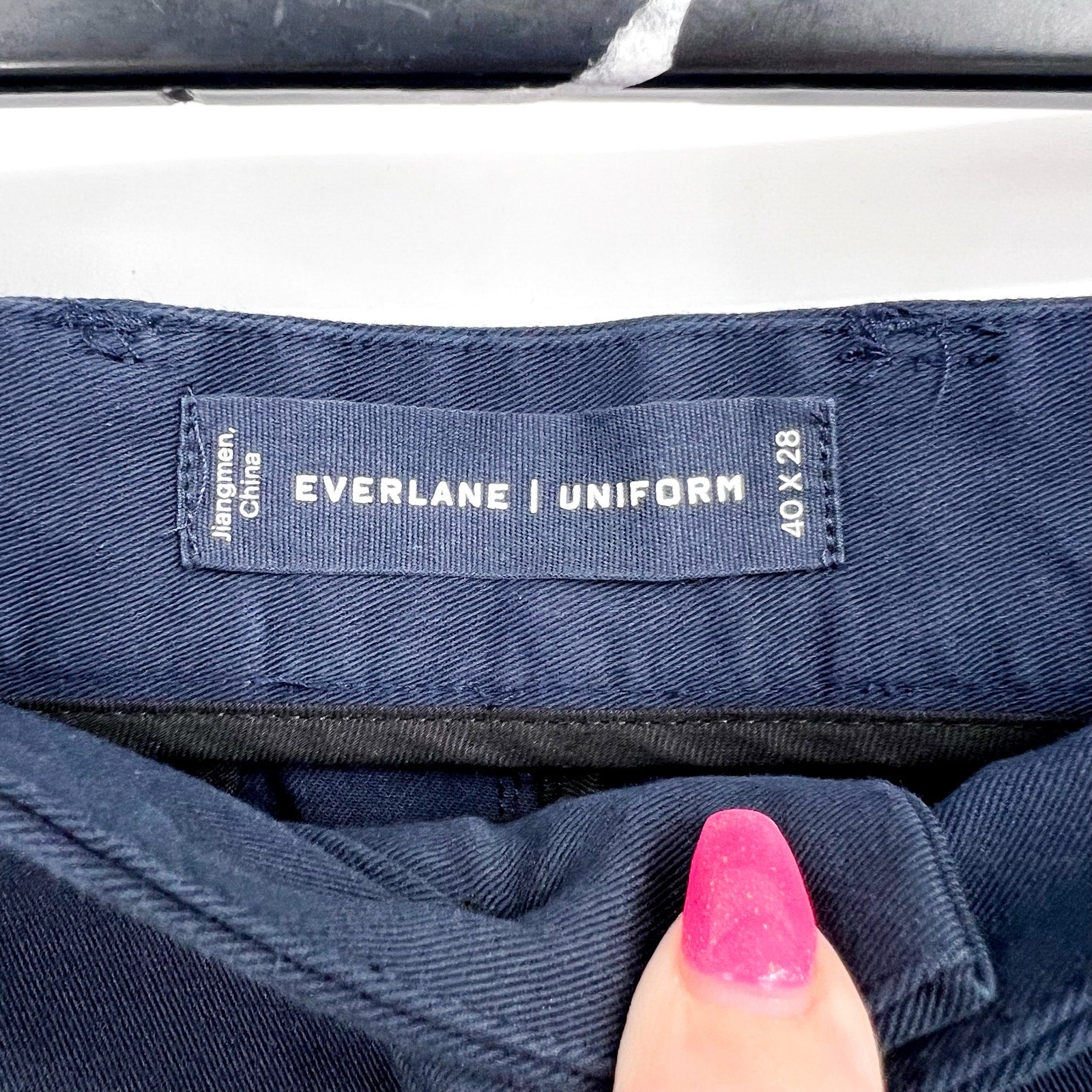 EVERLANE Uniform Mens Performance Chino Pants 40x28 Navy Blue Athletic Fit NWT