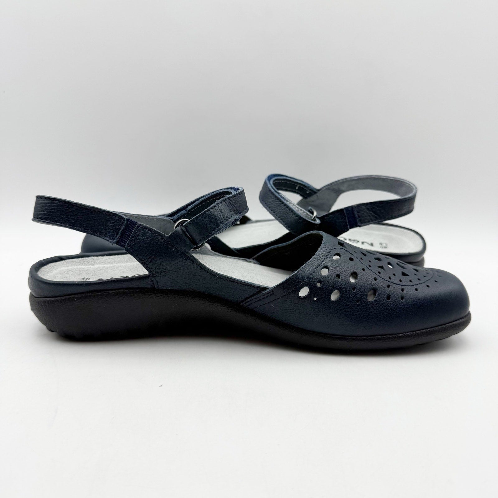 Naot Womens Arataki Flat Sandals EU 40 US 9 Blue Ink Leather NIB
