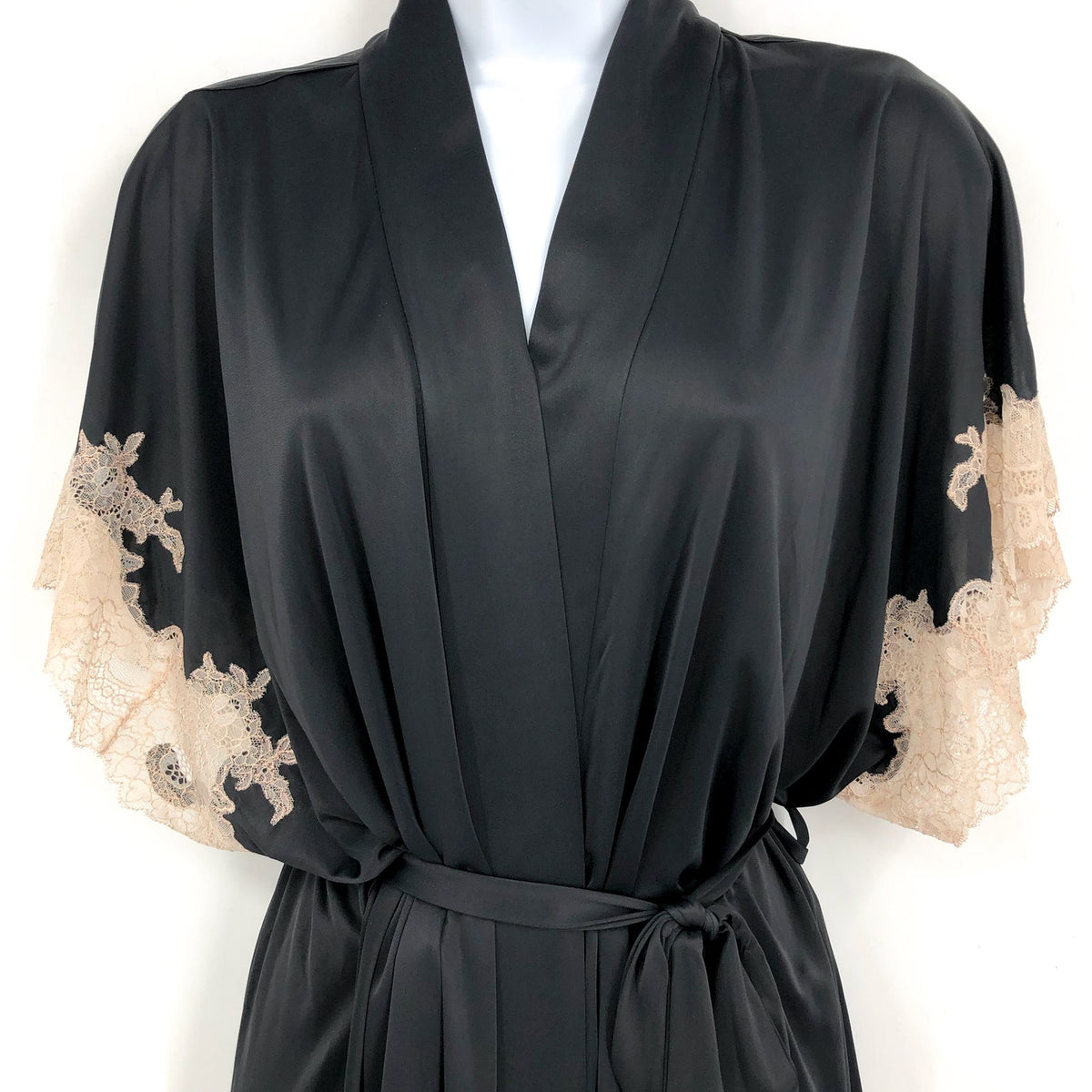 NATORI Women's Enchant Lace Trim Robe Small Black Short Sleeve Tie Waist NWT