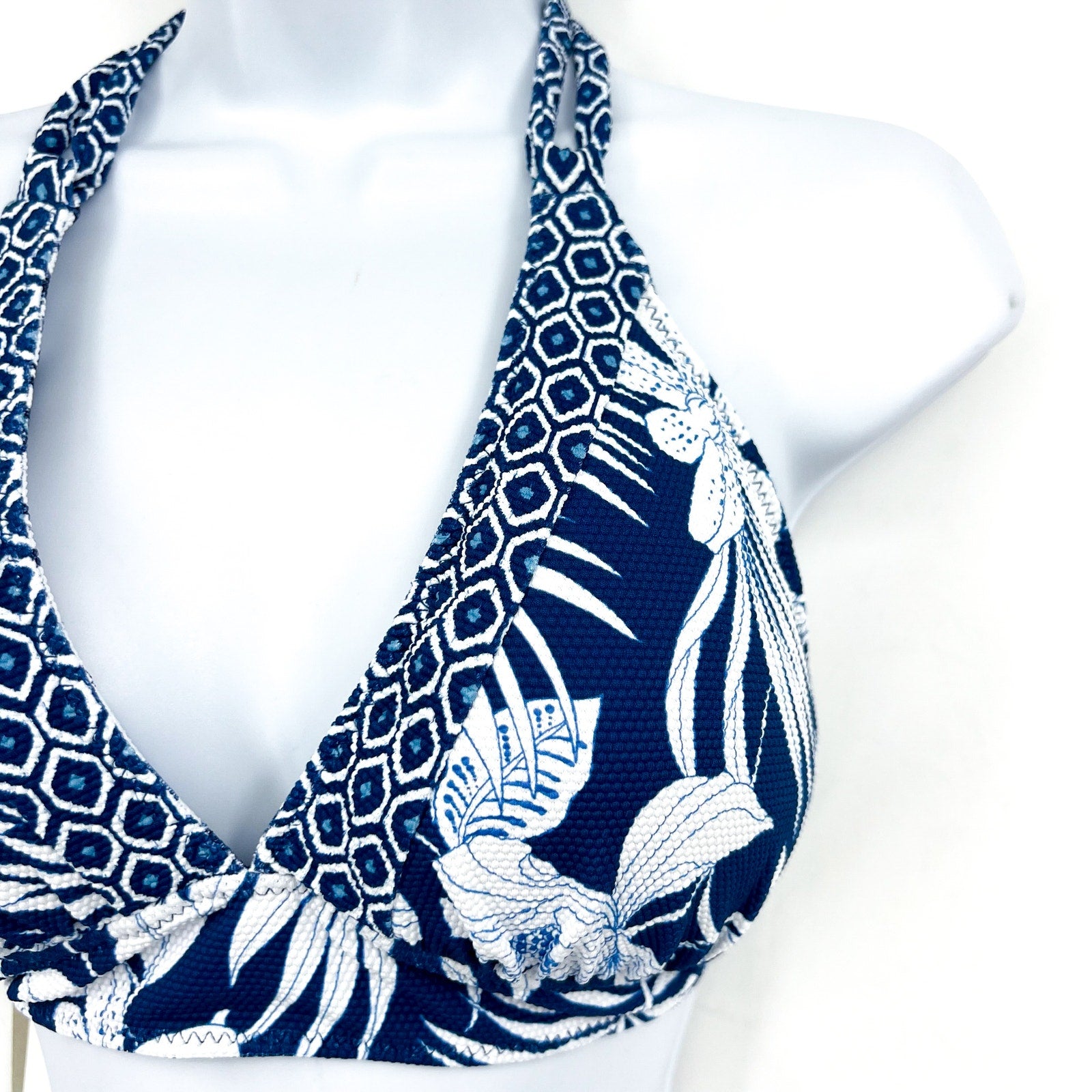 TOMMY BAHAMA Island Cays Halter Bikini Top Large Blue Blooms Reversible NWT
