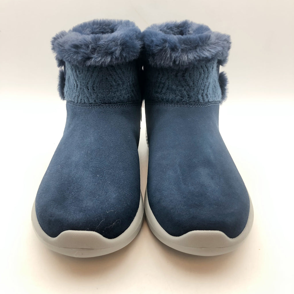 Skechers Women On-the-GO City Suede Boots 8.5 Wide Navy Blue Water Repellent NIB