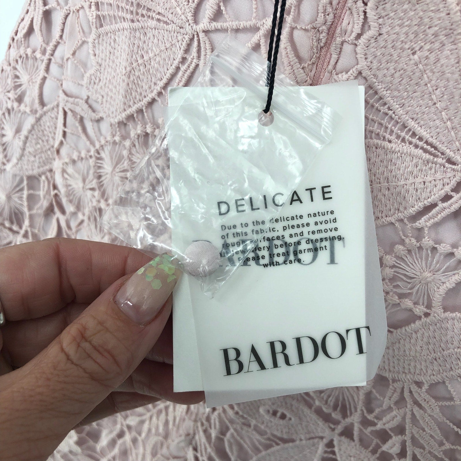 BARDOT Women's Willow Sheath Dress Small Soft Pink Floral Lace Sleeveless NWT