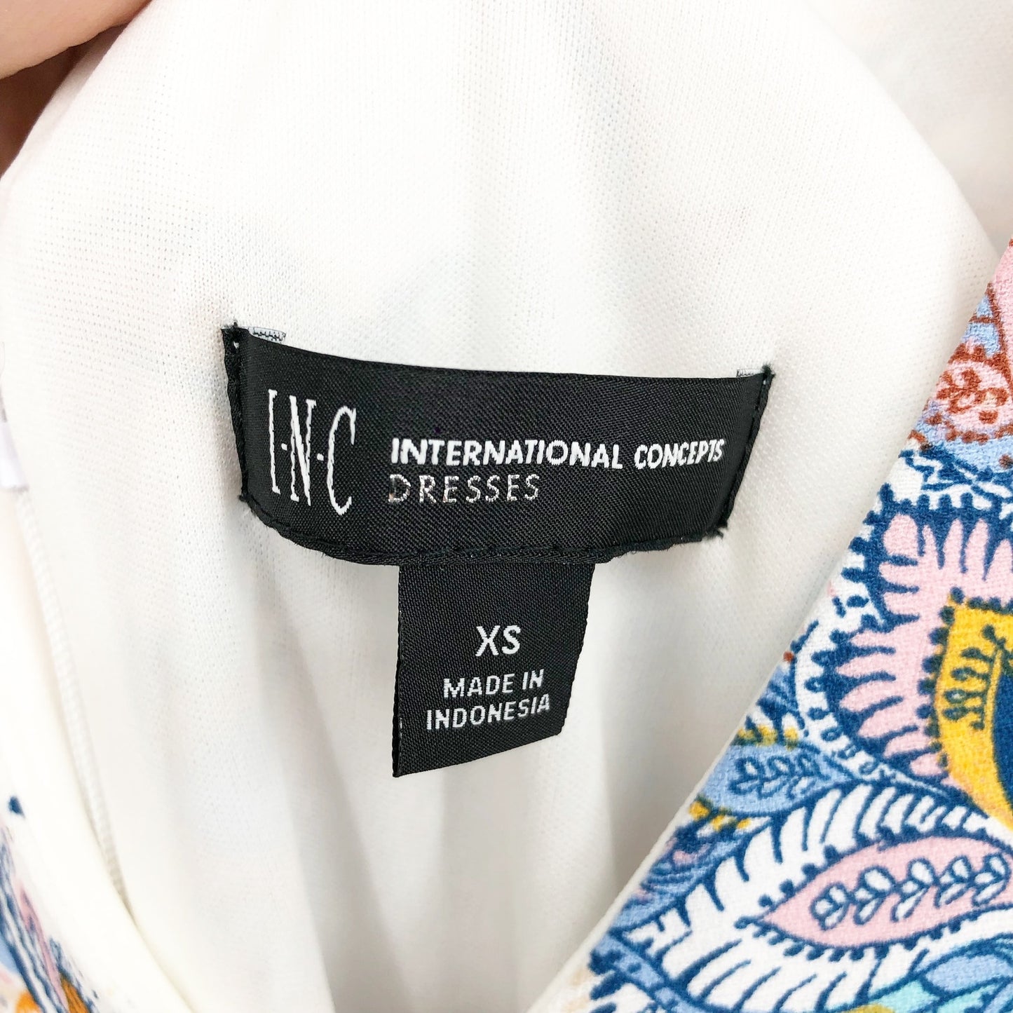 INC International Concepts Womens Paisley Dress XS White Multicolor Vneck NWT