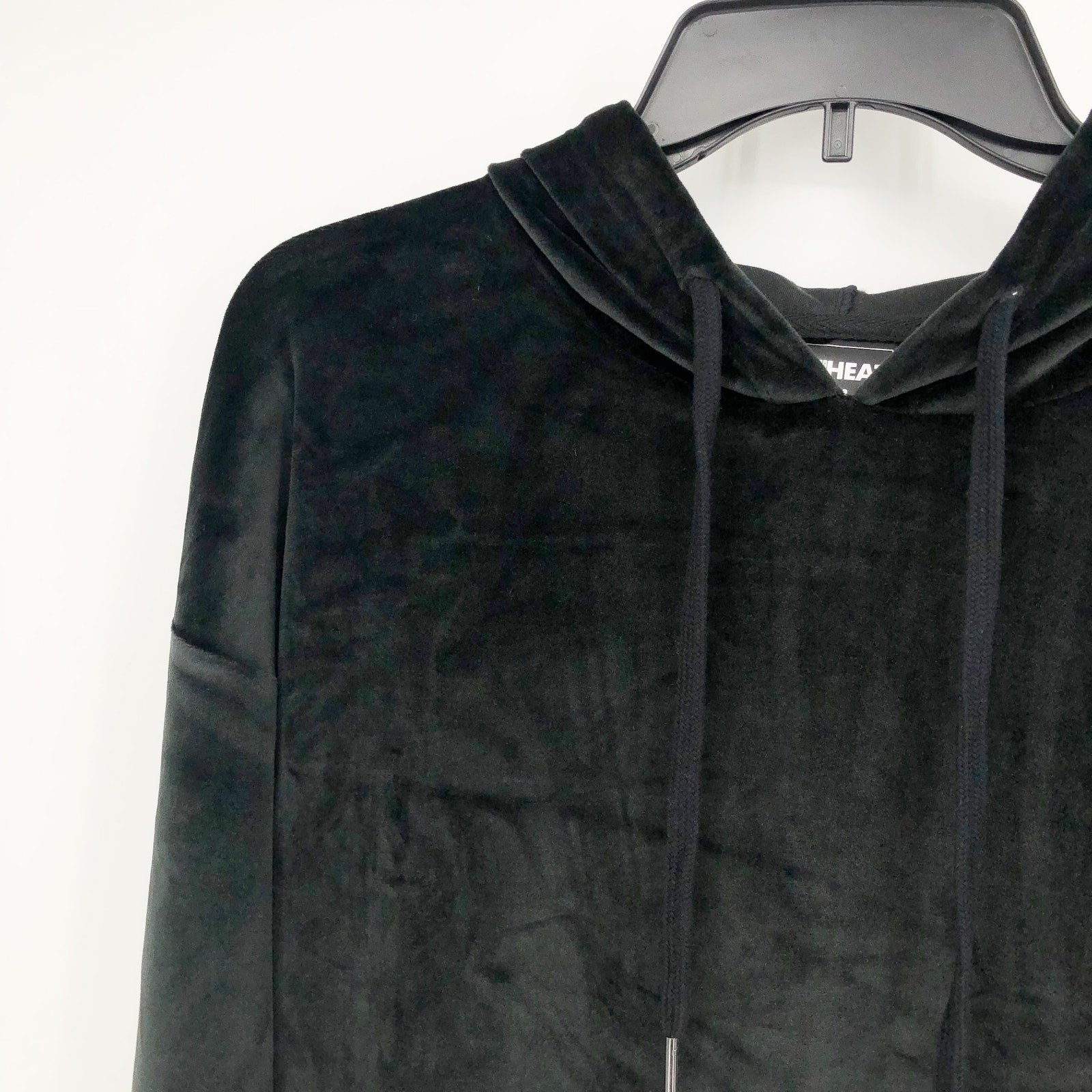 32 Degress Heat Womens Velour Hoodie Medium Black Pullover Pouch Pocket NWT